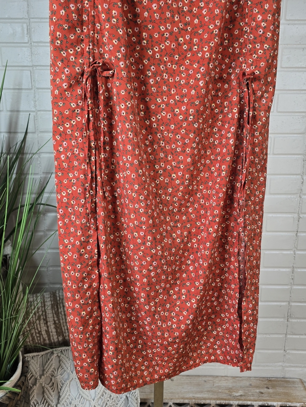 Lulus Red Floral Maxi Skirt with Double Front Slits Size Medium - Picture 6 of 10